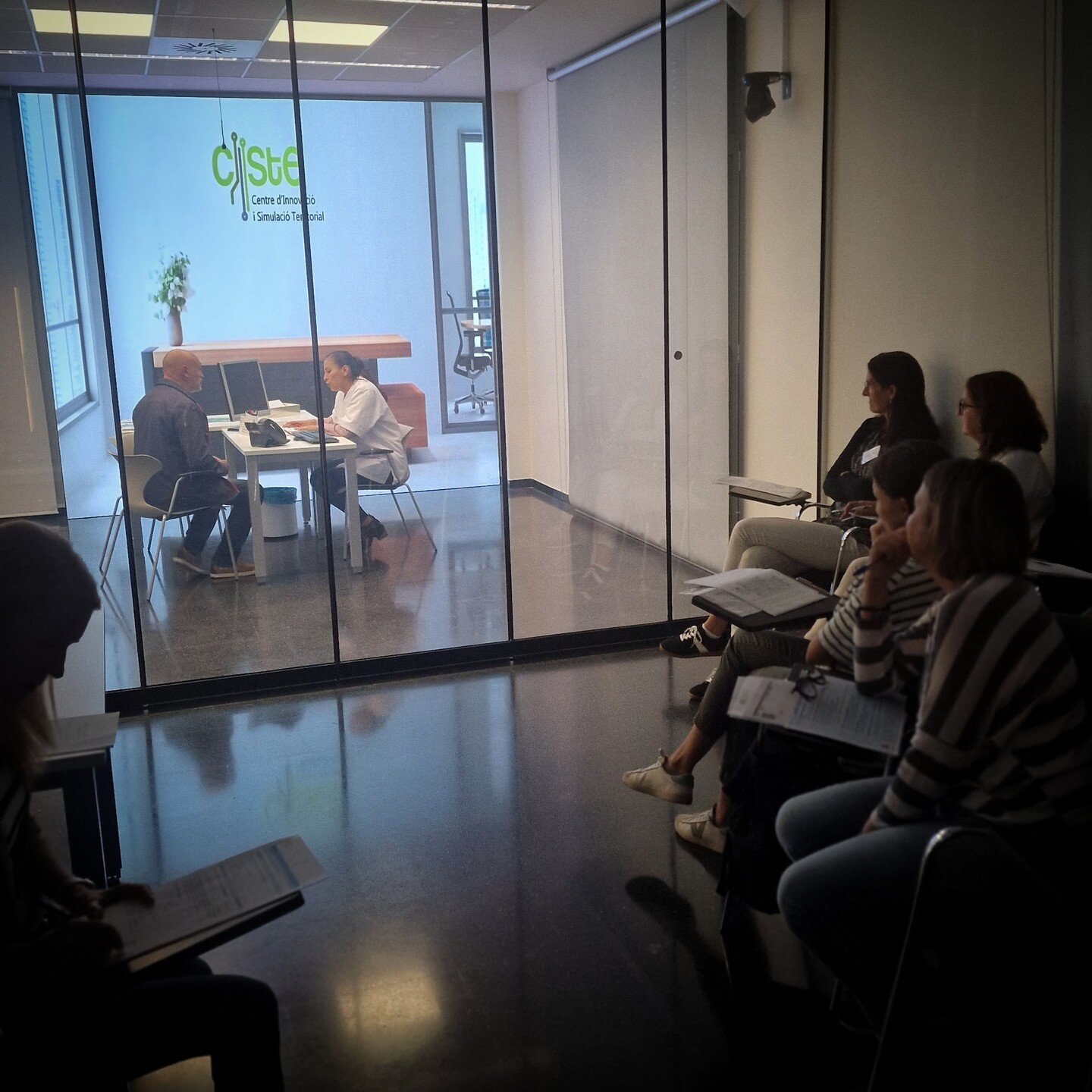 Millora Professionalització atenció al pacient entorn sanitari